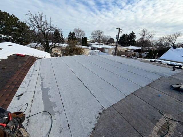 Flat Roof Transformation for Enhanced Durability in Winter image