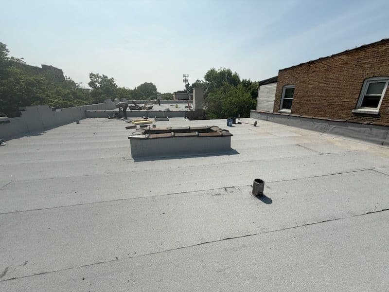 Seamless Flat Roof Updates in Chicago image